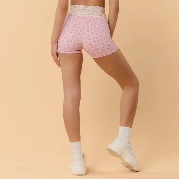 NWT Blogilates Ruched Waist Bike Shorts Pink Floral - Picture 2 of 8
